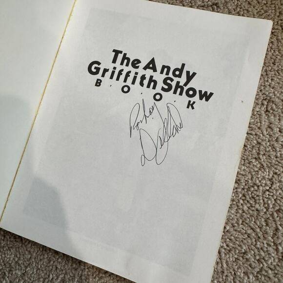 The Andy Griffith Show Book by Ken Beck & Jim Clark Autographed Rodney Dillard - Picture 2 of 8